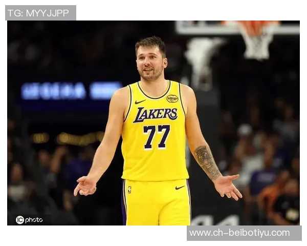 东契奇季前赛表现出色轻松砍下31分5板9助展现瘦身效果 东契奇季前赛表现出色轻松砍下31分5板9助展现瘦身效果