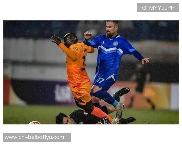 中甲激战引发重伤阿萨莫阿颈椎骨折黄威腓骨骨折悲剧发生 中甲激战引发重伤阿萨莫阿颈椎骨折黄威腓骨骨折悲剧发生